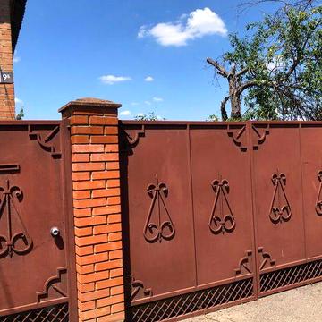 Здам будинок в центрі в кінці Балакіна.