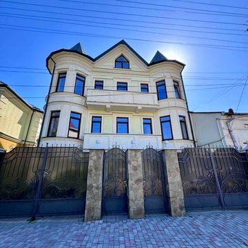Продається квартира 100м2 в клубному будинку біля парку Шевченка з дорогим ремонтом