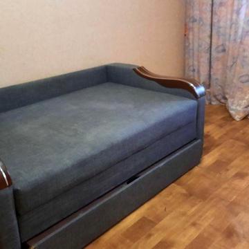 Сдаю срочно 1комн.кв Намыв Лазурная, 1этаж, балкон, подвал,мебель