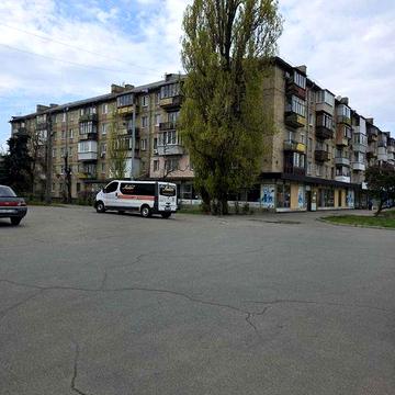 2х комнатная квартира с ремонтом на Дарницкой площади