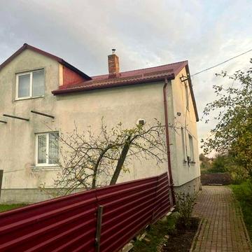 Продаж будинку біля Львова