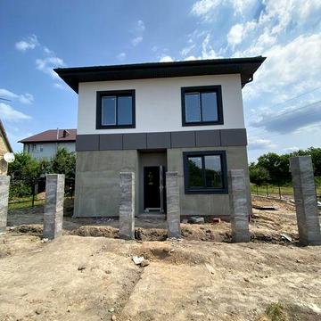 Будинок за 200 метрів до Новуса. АВТОНАВІС
