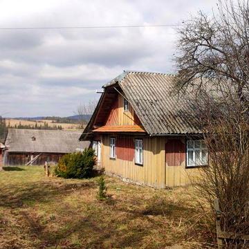Земельна ділянка зі старою хатою недалеко від ГК "Плай"