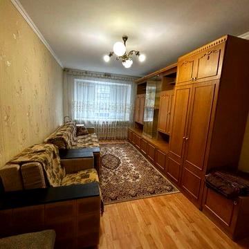 Продаж квартири вул. Зарічанська