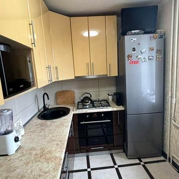 Продам 2 кімнатну квартиу
