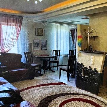 Трикімнатна на Запорізькій