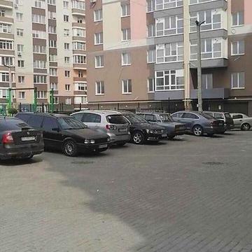 Простора 1-кімнатна квартира площею 46 м² з великою кухнею 17.1 м²