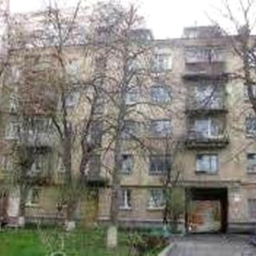 Продаж 1-к кв. S = 30 кв. 1/5 пов. м. Олімпійська 7 хвилин пішки.