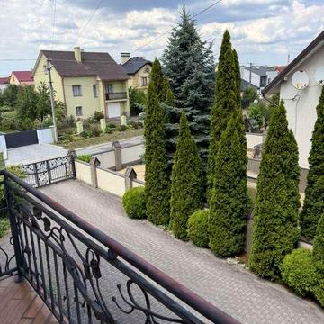 Оренда просторого котеджу біля Львова, с. Холодновідка