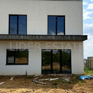 Продаж ексклюзивного 3-поверхового котеджу з панорамним видом на місто, 187 м² | Ужгород