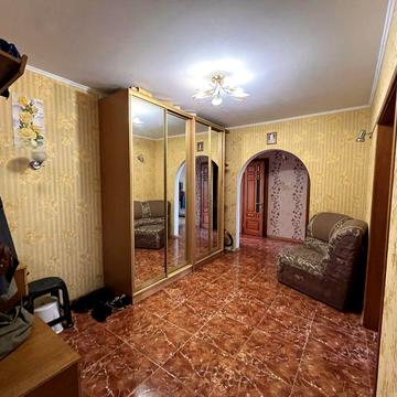 Трикімнатна квартира на Слобідці