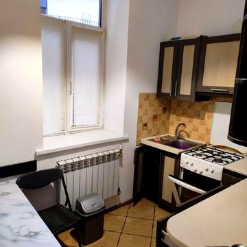 Продаж 3кн в центрі на Українська- Доброго.