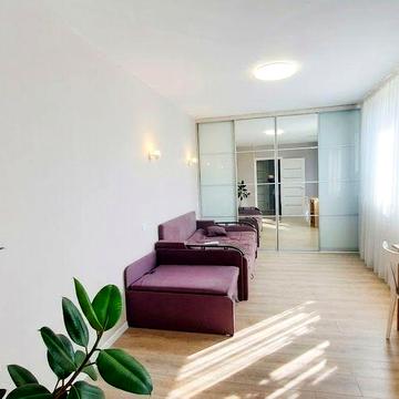 Продаж  1к Соломіїї  Крушельницької 13, метро  Харьківська, Позняки,ремонт, мебльована ЖК Крушельницької