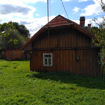 Будинок старенький з комунікаціями