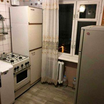 Продам 3 х комнатную Молодогвардейская (Зимових походов)