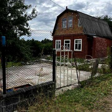 Продам  дачний будинок з обробленою ділянкою
