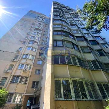 Продаж однокімнатної квартири на Варненській.