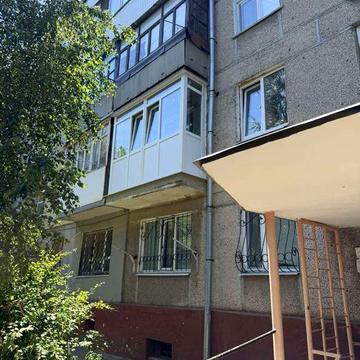 Продам 3-кімнатну квартиру (район міської лікарні)