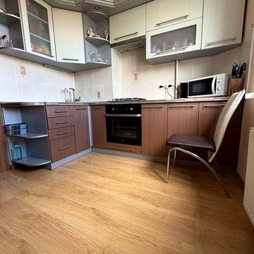 Продам 3-кімнатну квартиру в центрі міста