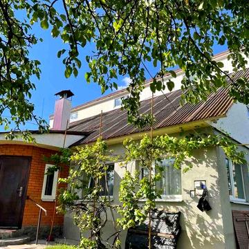 Продам будинок в Охтирці з усіма інженерними системами.Є також інші будівлі.
