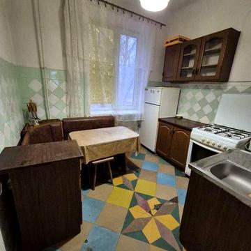 Продам квартиру в центре, улица  Г. Романовой