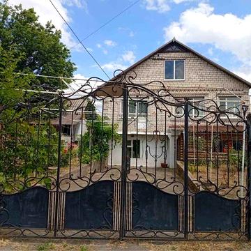 Продам двох поверховий будинок