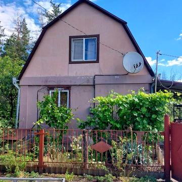 Продам дачу в Новомосковском р-не  возле леса.