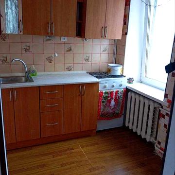 Бровари, Торгмаш. Оренда економної квартири.