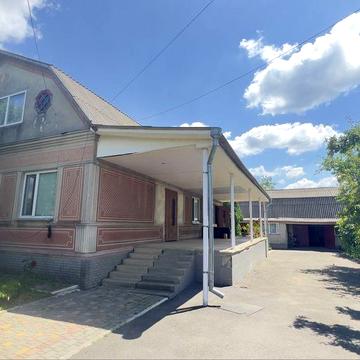 Чудовий будинок в центрі міста