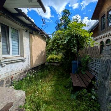 Продам частину будинку Центр Сертифікат так