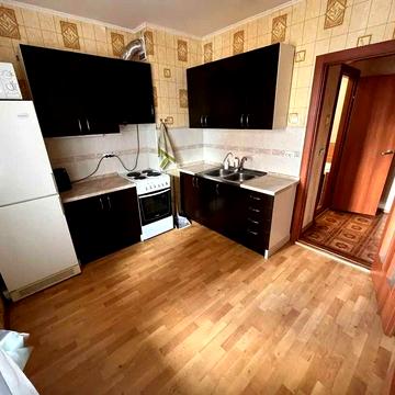 Терміново! Торг! Продаж Однокімнатна 43кв.м., вул. Олени Пчілки, 4. (Позняки/Осокорки)