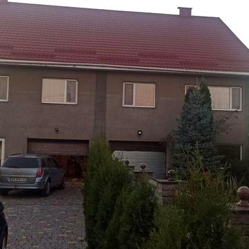 Комфортний будинок в центрі міста з усіма зручностями