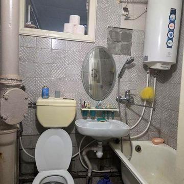 Здається в довгострокову оренду однокімнатна квартира. Б.Хмельницького