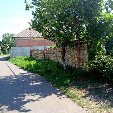 Усатово- маленький домик под капиталку в центре села. 4 сотки.