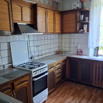 Пропонуеться на продаж чотирьохкімнатна  квартира у  Крюкові