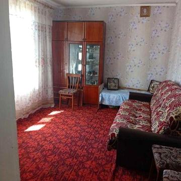 Продається будинок в селищі Стеблів.