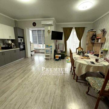 Продам 2 кімнатну квартиру площею 94 кв.м. з ремонтом у моря