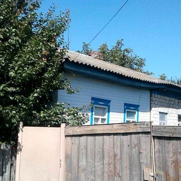 Продаю пів будинку в м. Мена Чернігівської області.