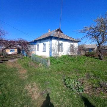 Продам будинок з земельною ділянкою