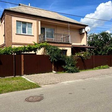 Продам будинок вул. Шухевича 235 м