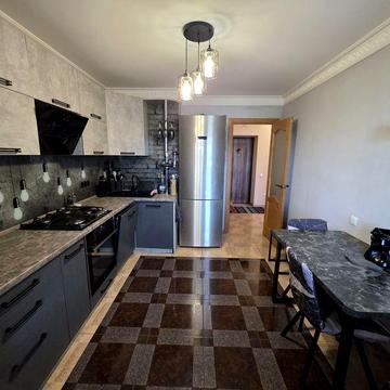 Продам квартиру  в районі ринку Урожай, провулок  Амосова  28а