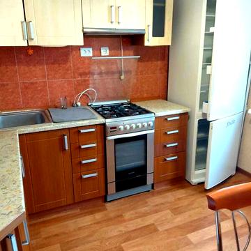 Довгострокова оренда 1к Квартира Нарбутівська (Петровського) вулиця