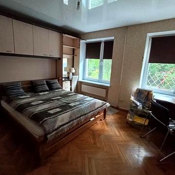 Здам простору двох кімнатну квартиру на В. Бердичівській