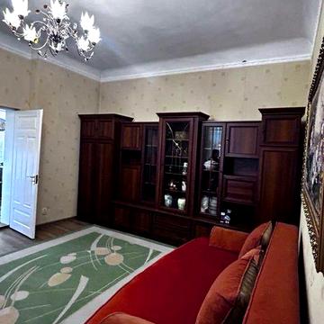 Оренда 2к квартири в центрі. Центральна площа