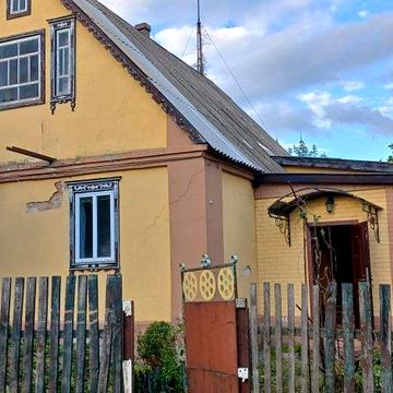 Продам будинок в центрі села