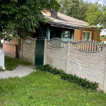 Продається частина будинку в  центрі м.Ромни