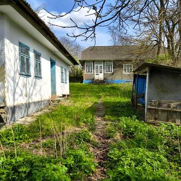 Продаж будинку в сільській місцевості