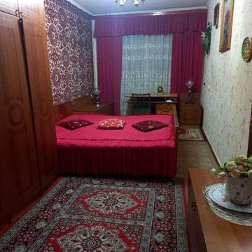 Трикімнатна квартира по Левка Лукяненка