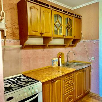 Здається велика однокімнатна квартира  р -н Росвигово.