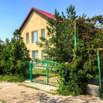 Будинок біля моря